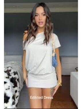 Y2k Forever21 Effortless cool girl off the shoulder dress